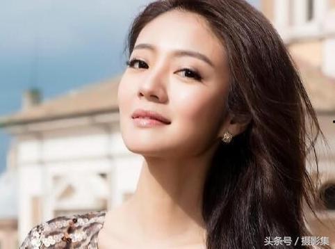 安以轩家庭背景,出身名门，演艺事业璀璨人生